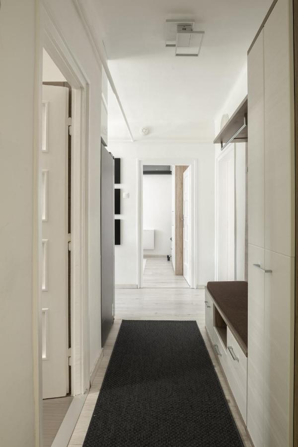 Smart Square With Free Parking Appartement Debrecen Buitenkant foto