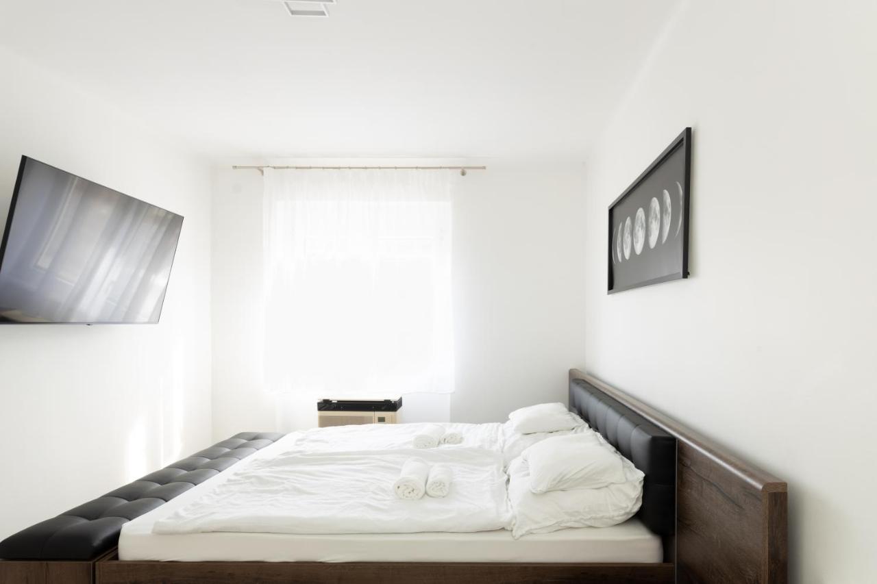 Smart Square With Free Parking Appartement Debrecen Buitenkant foto